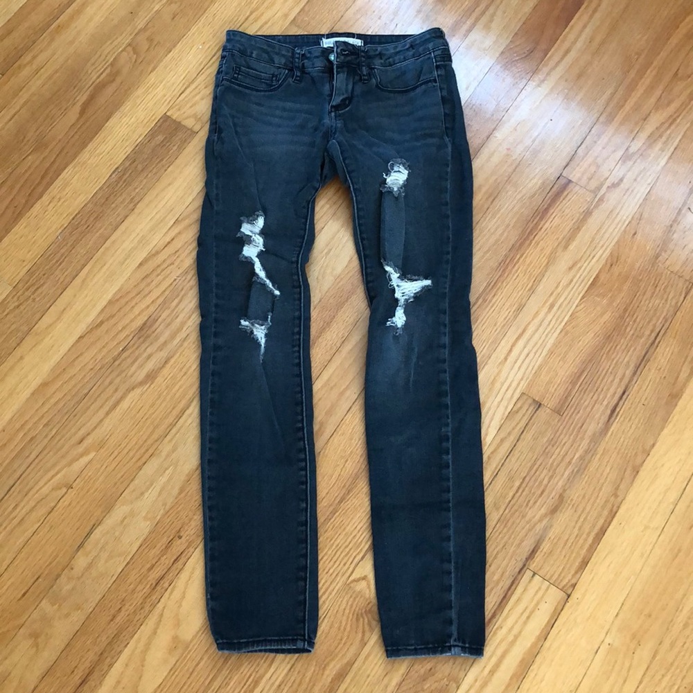 Bullhead black distressed jeans dark wash